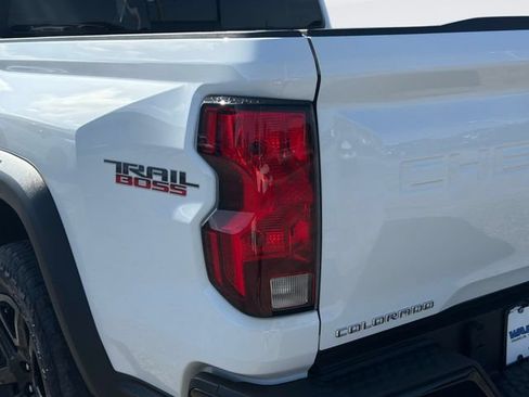 Used 2024 Chevrolet Colorado Trail Boss w/ Advanced Trailering Package AWD/4WD image 11