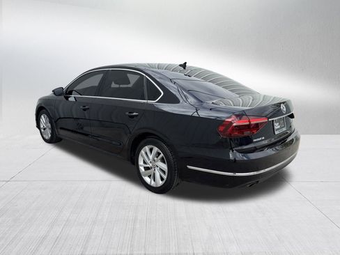 Used 2018 Volkswagen Passat 2.0T SE w/ SE Lighting Package image 8