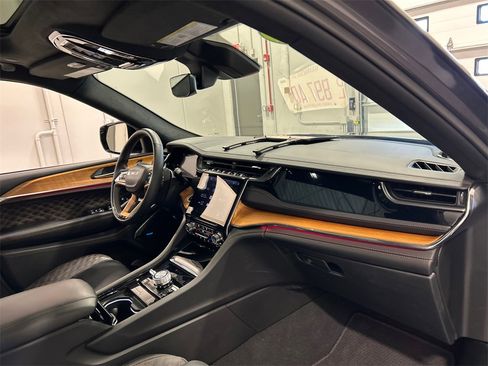 Used 2024 Jeep Grand Cherokee L Summit image 37