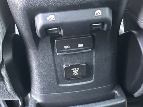 Used 2022 Jeep Wrangler Unlimited Sahara AWD/4WD image 26