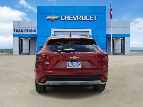 New 2026 Chevrolet Trax LT w/ Driver Confidence Package FWD image 8