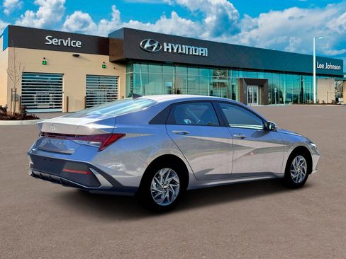 New 2026 Hyundai Elantra Blue image 8