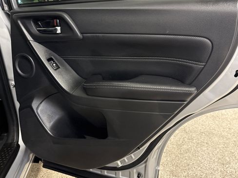 Used 2017 Subaru Forester 2.5i Touring w/ Popular Package #2 image 20