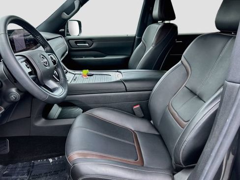 Certified 2025 Nissan Armada SL w/ Captain's Chari Seat Package AWD/4WD image 19