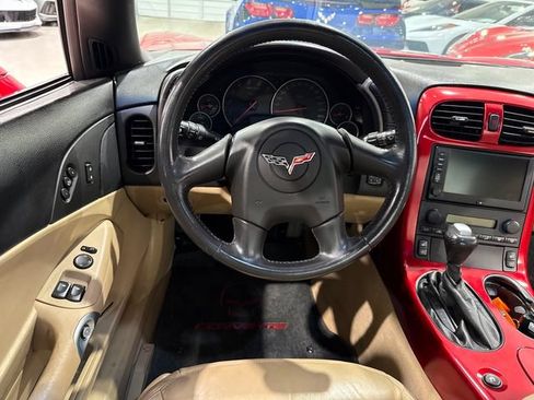 Used 2005 Chevrolet Corvette Coupe w/ Preferred Equipment Group RWD image 9