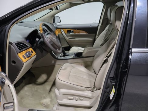 Used 2013 Lincoln MKX FWD image 12