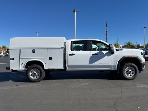 New 2024 GMC Sierra 3500 Pro w/ Fleet Convenience Package image 7