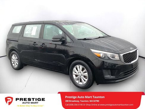 Used 2018 Kia Sedona L image 1
