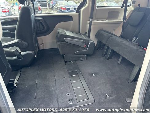 Used 2017 Dodge Grand Caravan SE w/ Power Window Group image 20