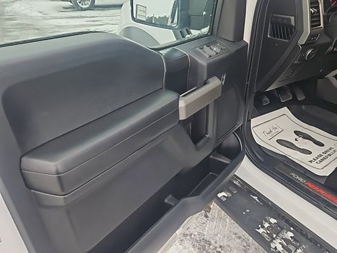 Used 2018 Ford F150 Raptor w/ Equipment Group 801A Mid image 9