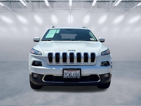Used 2014 Jeep Cherokee Limited w/ Luxury Group AWD/4WD image 2