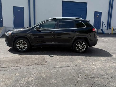 Used 2019 Jeep Cherokee Latitude Plus FWD image 5