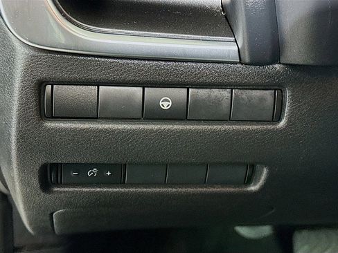 Used 2023 Nissan Rogue SV image 10