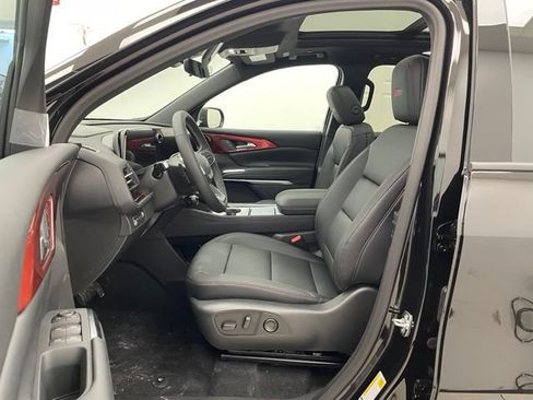 New 2026 Chevrolet Traverse Z71 w/ Driver Confidence Package AWD/4WD image 9