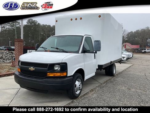 Used 2013 Chevrolet Express 3500 Extended image 3