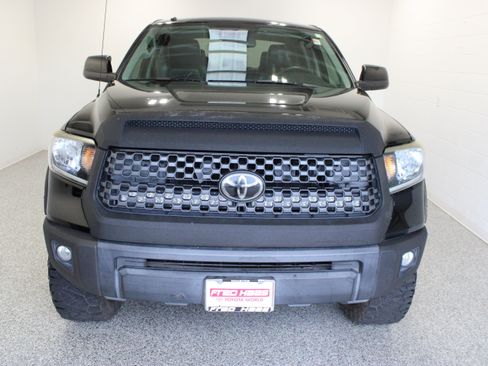 Used 2019 Toyota Tundra SR5 w/ SR5 Upgrade Package AWD/4WD image 3