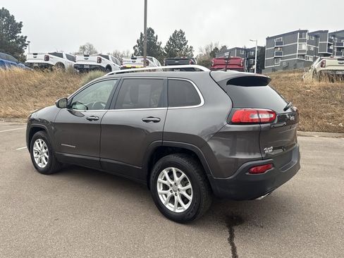 Used 2016 Jeep Cherokee Latitude w/ Cold Weather Group image 5