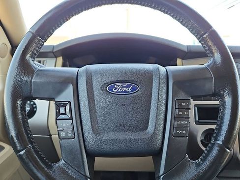 Used 2017 Ford Expedition XLT RWD image 30