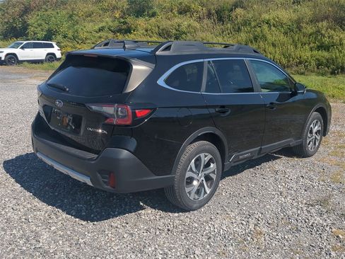 Used 2022 Subaru Outback Limited image 3