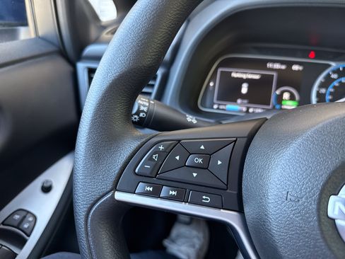 Certified 2025 Nissan Leaf S FWD image 19