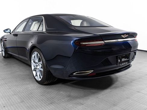 Used 2018 Aston Martin Lagonda image 3