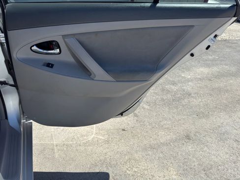 Used 2011 Toyota Camry LE w/ LE Extra-Value Pkg FWD image 10