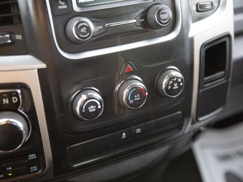 Used 2016 RAM 1500 Classic SLT image 14