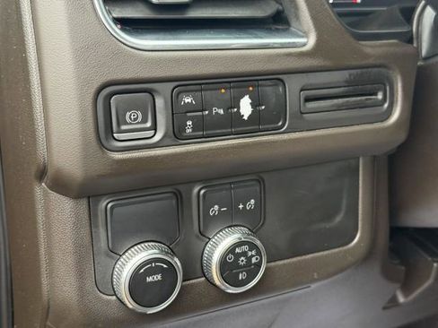 Used 2023 GMC Yukon SLE RWD image 19