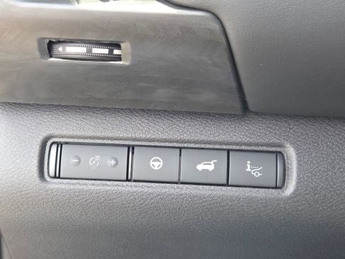 New 2026 Nissan Pathfinder Platinum FWD image 25