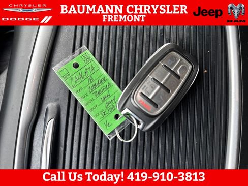 Used 2018 Chrysler Pacifica Touring-L Plus w/ Tire & Wheel Group FWD image 29
