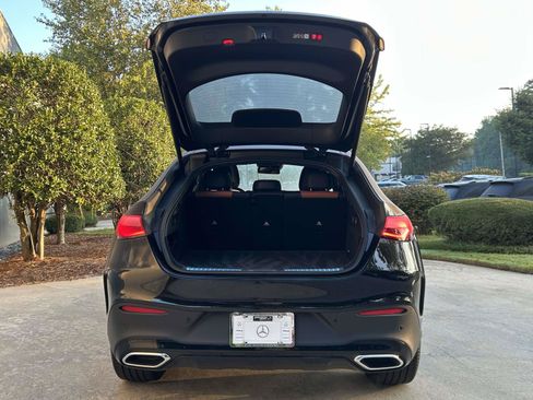 Certified 2025 Mercedes-Benz GLC 300 4MATIC image 9