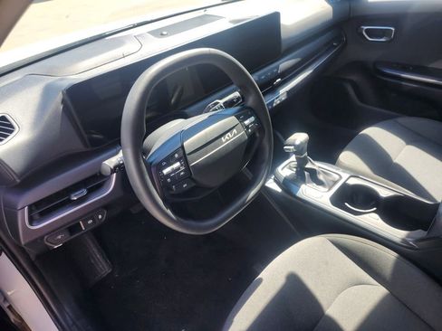 Used 2025 Kia K4 LXS image 11