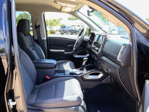 Certified 2026 Nissan Frontier SV w/ SV Convenience Package RWD image 8