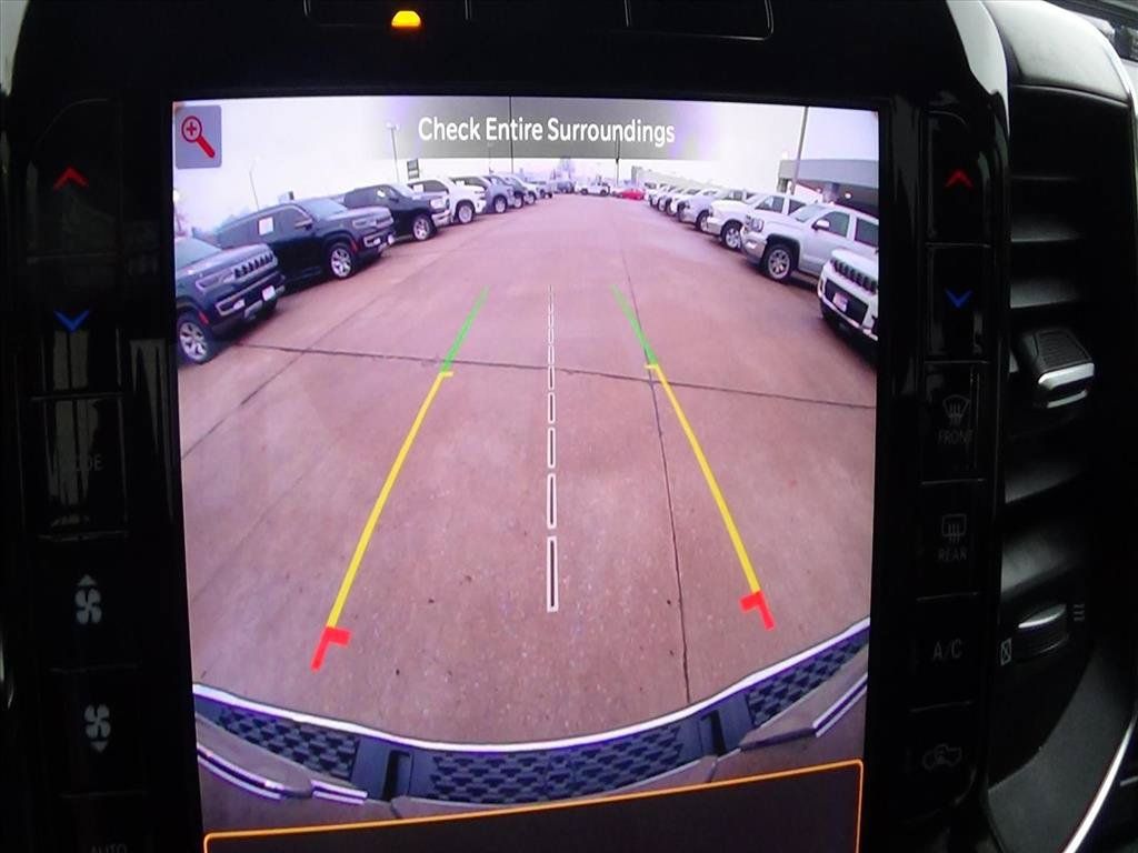 Used 2025 RAM 1500 Laramie AWD/4WD image 31