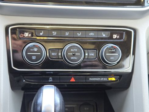 Used 2022 Volkswagen Atlas SE image 20