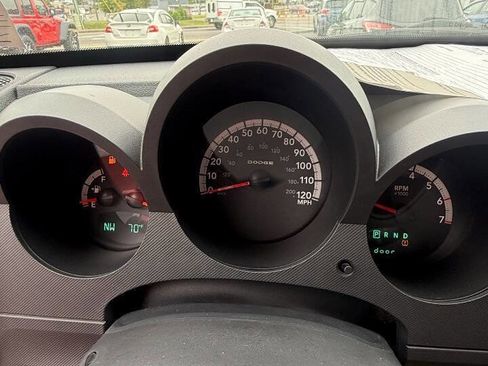 Used 2011 Dodge Nitro Heat w/ Popular Equipment Group AWD/4WD image 12