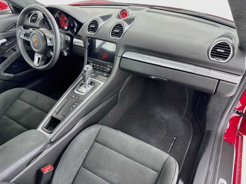 Certified 2025 Porsche 718 Cayman GTS RWD image 29