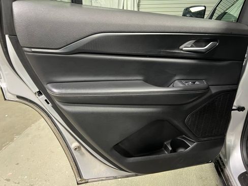 Used 2024 Jeep Grand Cherokee L Laredo RWD image 20