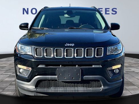 Used 2019 Jeep Compass Latitude w/ Cold Weather Group image 2