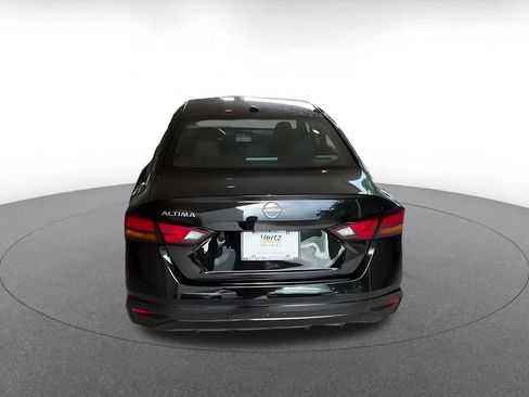 Used 2025 Nissan Altima 2.5 SV FWD image 10