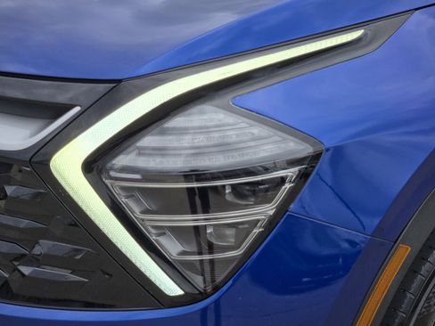 Certified 2024 Kia Sportage EX image 15