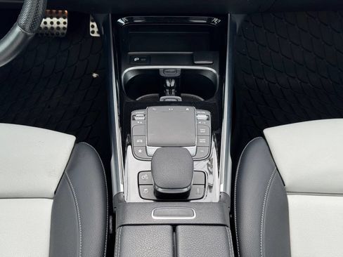 Used 2021 Mercedes-Benz GLB 35 AMG 4MATIC image 25