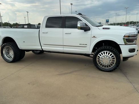 New 2025 RAM 3500 Limited image 2