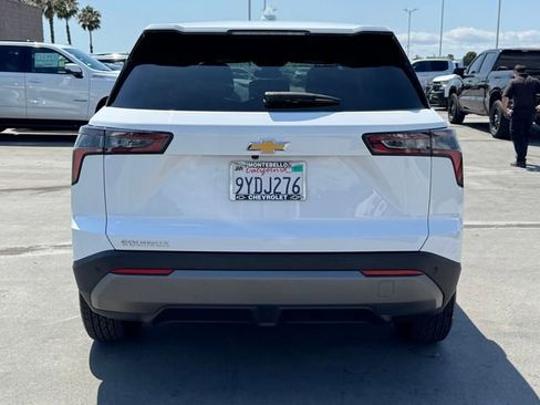 Used 2025 Chevrolet Equinox LT FWD image 3