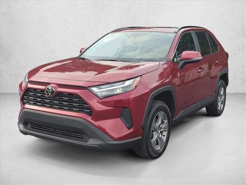 Used 2022 Toyota RAV4 XLE image 1