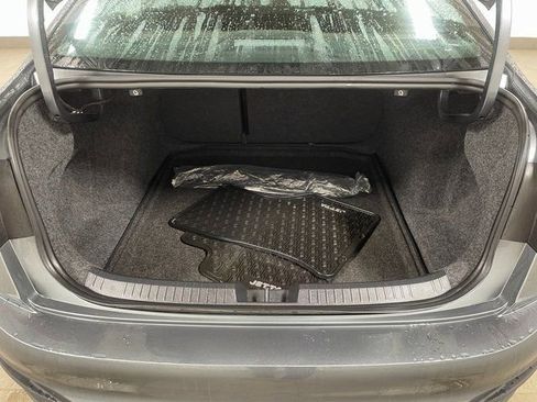 Used 2024 Volkswagen Jetta Sport image 24