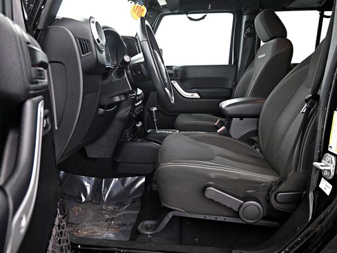 Used 2017 Jeep Wrangler Unlimited Sahara w/ Dual Top Group image 5