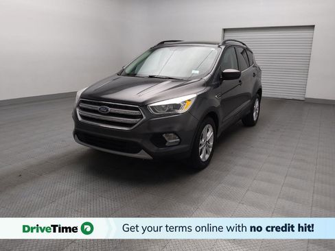 Used 2017 Ford Escape SE w/ Equipment Group 201A image 1
