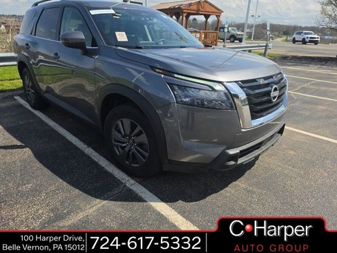 Used 2024 Nissan Pathfinder SV image 1