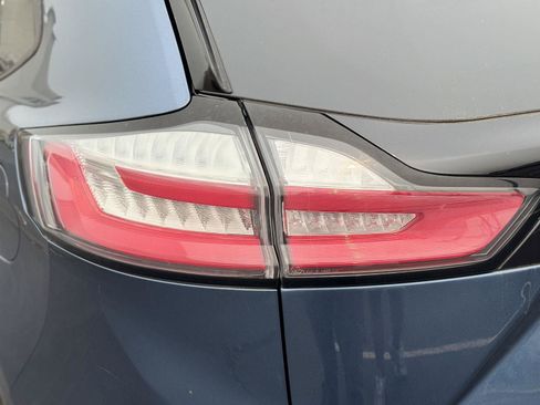 Used 2019 Ford Edge SE AWD/4WD image 6